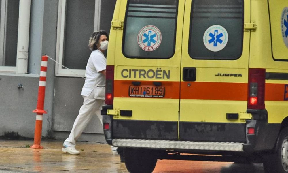 «Χαμόγελο του παιδιού»: Διακομιδή νεογέννητου και της μητέρας του που νοσεί από κορωνοϊό